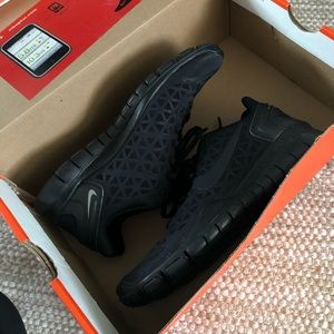 Nike black free runs
